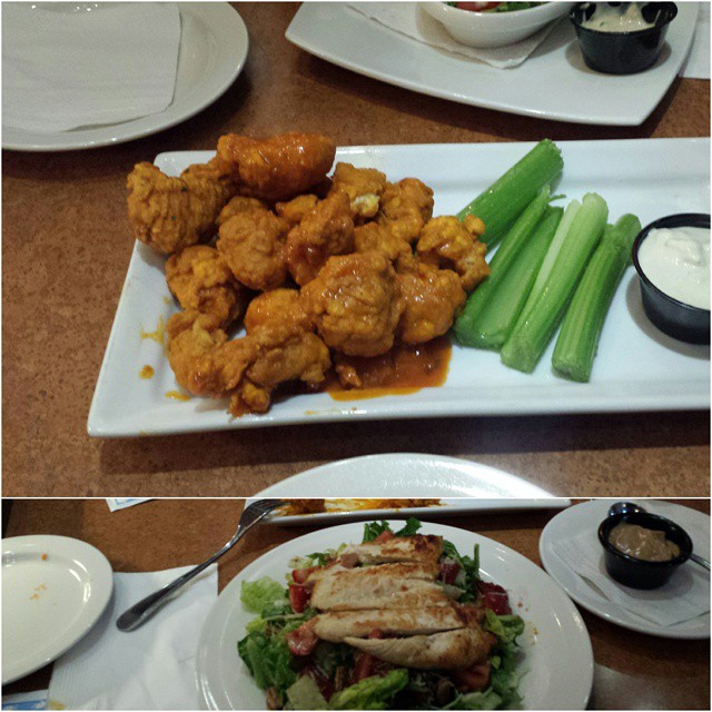bufalo wings and salad